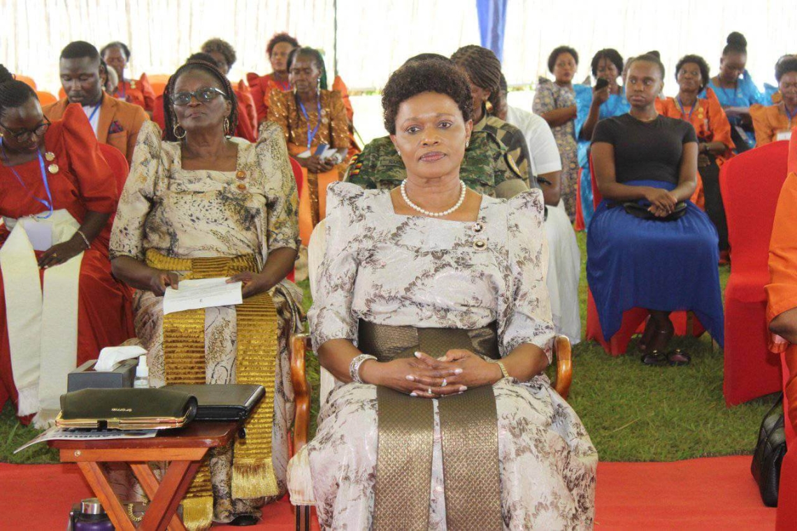 Nnaabagereka Akubirizza Abakyala Okwettanira Tekinologiya